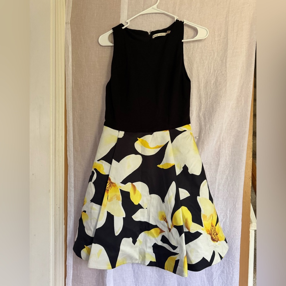 ALICE -OLIVIA Sleeveless Black Fit-and-Flare Dress Yellow Floral Skirt SIZE 4